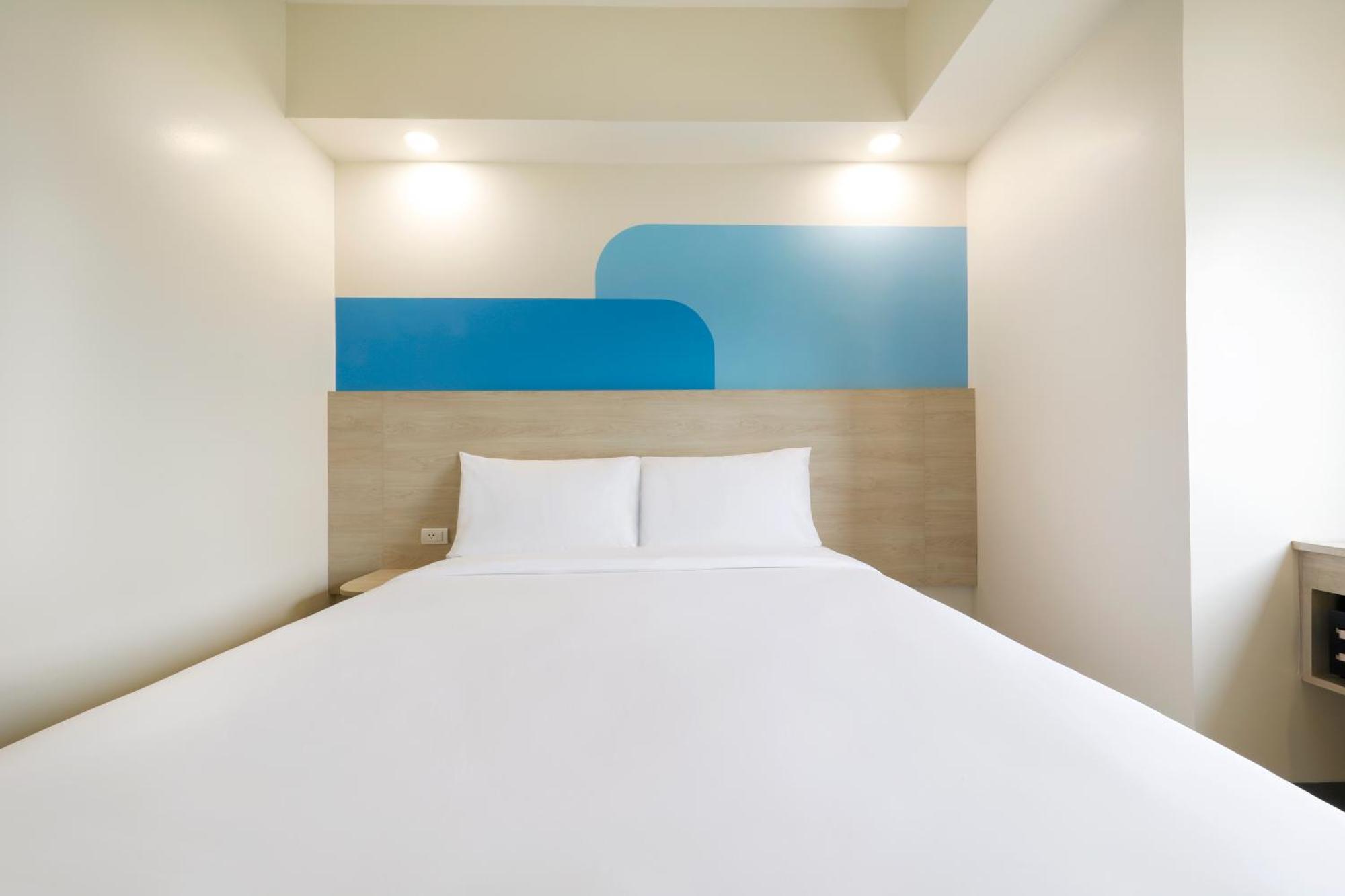 Hop Inn Hotel North Edsa เกซอนซิตี้ ภายนอก รูปภาพ